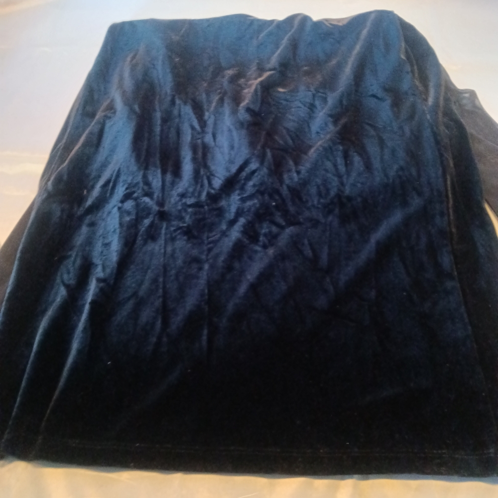 Dress - Picture 10 of 10
